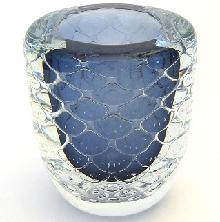 Vasen Ariel, designad av Pukeberg glasbruk, hittar du p Design On Line.